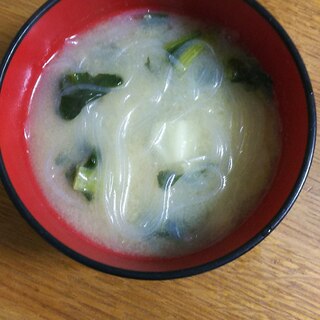 ほうれん草とキャベツの春雨味噌汁